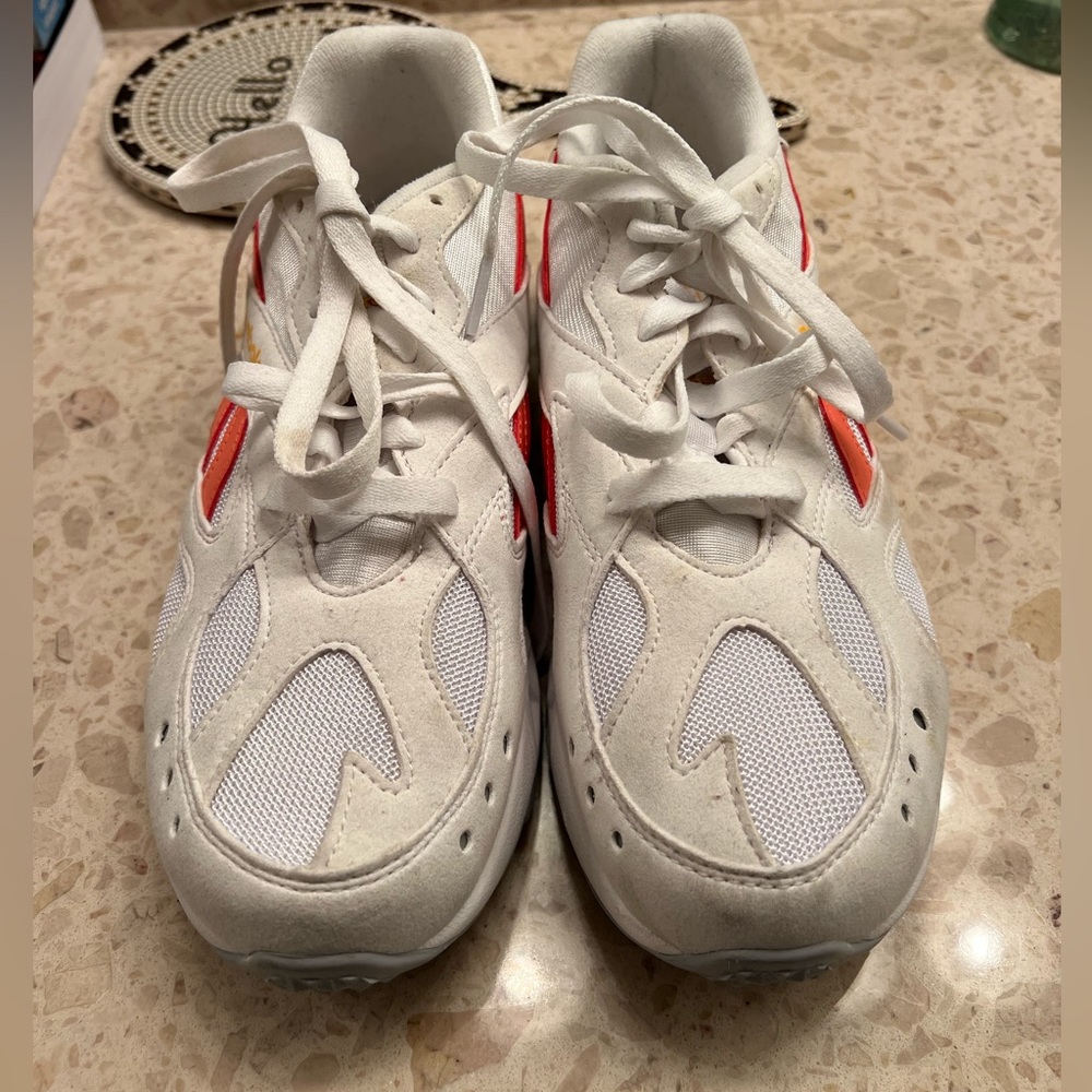 Reebok Aztrek Sneakers